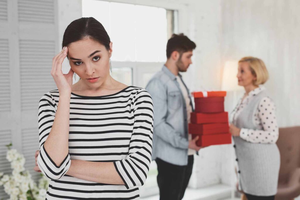 mother-in-law arguing with daughter's husband